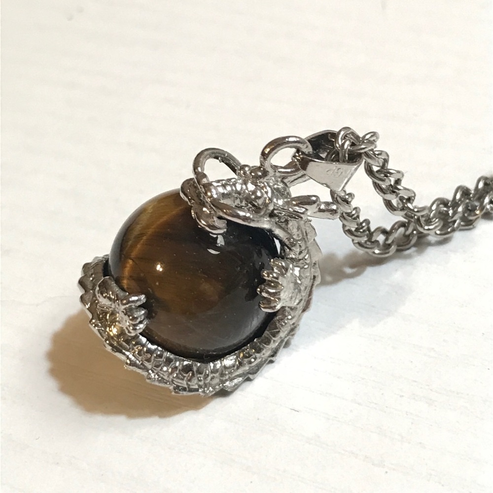 VTG Tiger eye stone Dragon marble pendant necklace